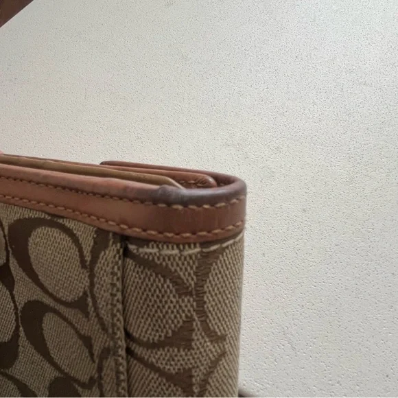 Y2K Coach Brown and Tan Signature Wallet - Picture 12 of 15